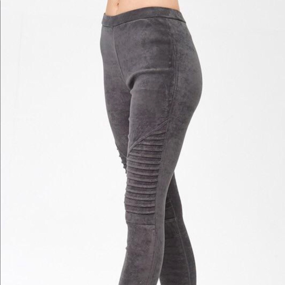 🔺RESTOCKED🔺Faux Suede Gray Moto Pants - Picture 6 of 6